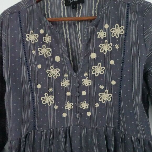 Women Top Medium Gray Lace Embroidered Babydoll Bell Sleeve Boho Chic Whimsigoth - Picture 8 of 16